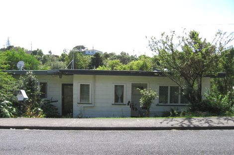 Photo of property in 102 Braemar Road, Castor Bay, Auckland, 0620