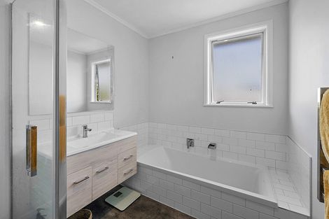 Photo of property in 217 Omata Road, Spotswood, New Plymouth, 4310