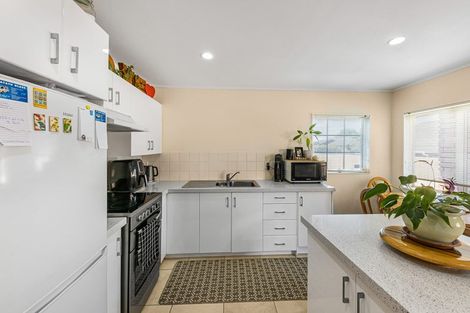 Photo of property in 1/29 Sutherland Road, Point Chevalier, Auckland, 1025