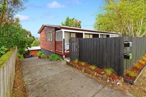 Photo of property in 1/81 Fairclough Road, Beach Haven, Auckland, 0626