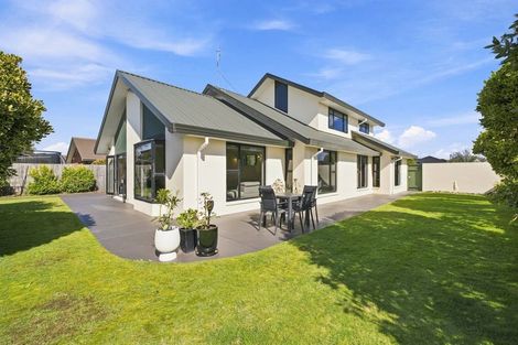 Photo of property in 52 Anglesea Avenue, Parklands, Christchurch, 8083