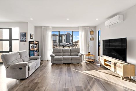 Photo of property in 12a Crows Road, Swanson, Auckland, 0614