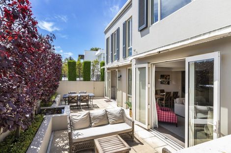 Photo of property in 152 Merivale Lane, Merivale, Christchurch, 8014