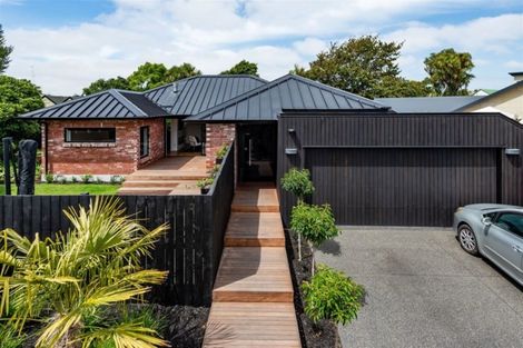 Photo of property in 9 Willowbrook Place, Fendalton, Christchurch, 8052