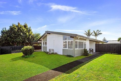 Photo of property in 1/1a Yeovil Road, Te Atatu Peninsula, Auckland, 0610