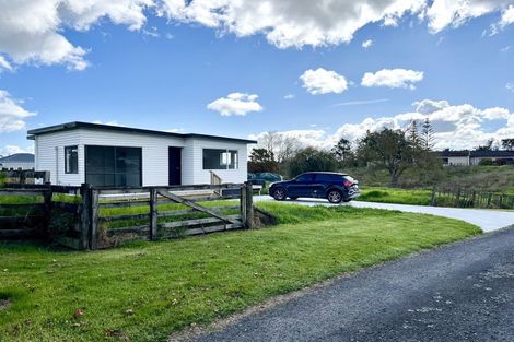 Photo of property in 1/11 Alston Avenue, Kelston, Auckland, 0602