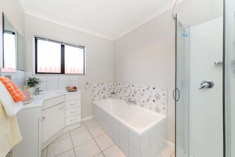 Photo of property in 20 Colonial Place, Kelvin Grove, Palmerston North, 4414