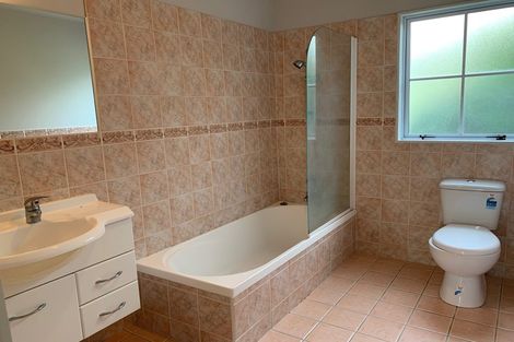 Photo of property in 4 Zeus Avenue, Henderson, Auckland, 0612