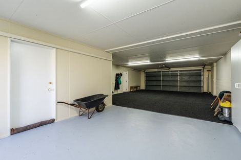 Photo of property in 2 Golders Place, Richmond Heights, Taupo, 3330