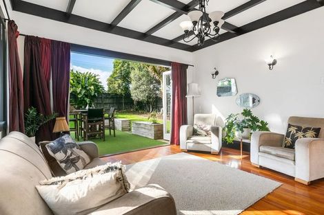 Photo of property in 4078a Great North Road, Glen Eden, Auckland, 0602
