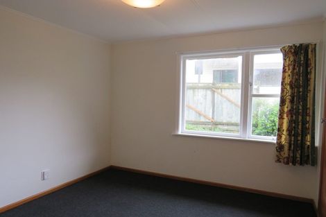 Photo of property in 43 Cardiff Crescent, Cannons Creek, Porirua, 5024