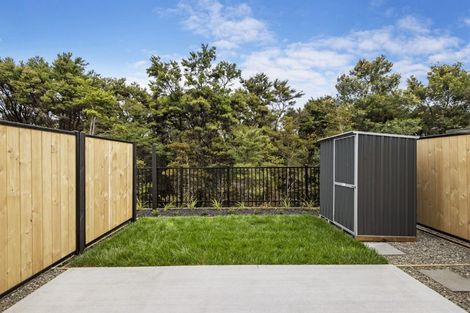 Photo of property in 32 Te Aniwaniwa Terrace, Albany, 0632