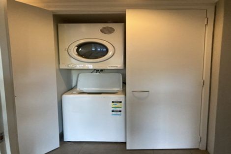 Photo of property in 2 Gowrie Street, Brooklyn, Wellington, 6021