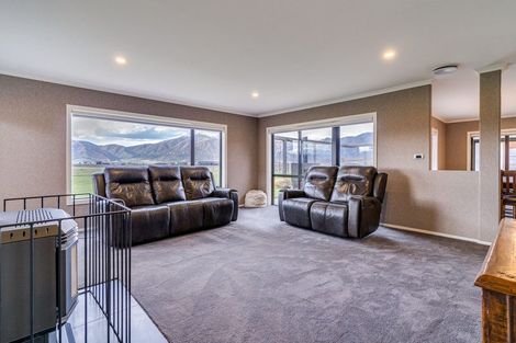 Photo of property in 10 Hardacre Place, Omarama, 9412