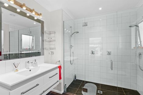 Photo of property in 6 Lakebridge Place, Parklands, Christchurch, 8083