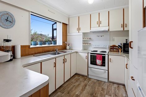 Photo of property in 1 Nikau Place, Otaki, 5512