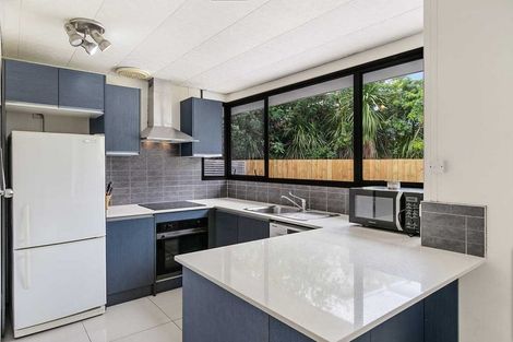 Photo of property in 2/18 Cypress Place, Sunnynook, Auckland, 0620