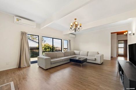 Photo of property in 20 Tatyana Place, Massey, Auckland, 0614