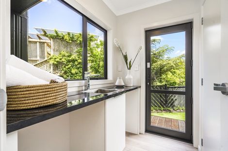 Photo of property in 2b Edgecumbe Street, Whitiora, Hamilton, 3200