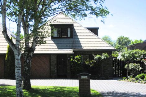 Photo of property in 252a Memorial Avenue, Burnside, Christchurch, 8053