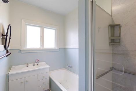 Photo of property in 11 Alpha Avenue, Strowan, Christchurch, 8052