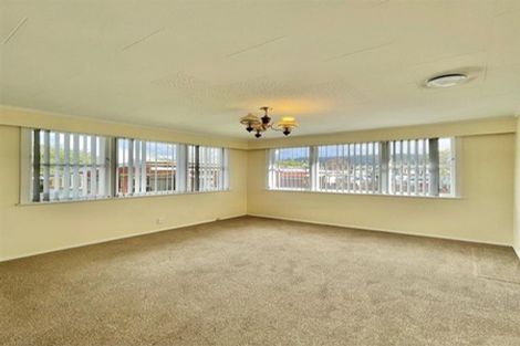 Photo of property in 16 Moeraki Road, Maoribank, Upper Hutt, 5018