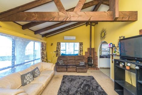 Photo of property in 104 Hinau Street, Castlecliff, Whanganui, 4501