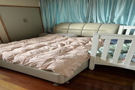 Photo of property in 41 Thornlow Street, Glendene, Auckland, 0602