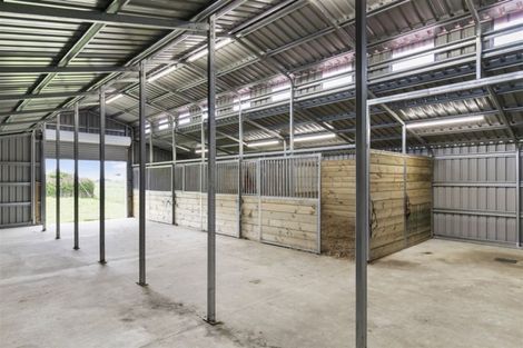 Photo of property in 102 Taiapa Road, Muriwai, Waimauku, 0881