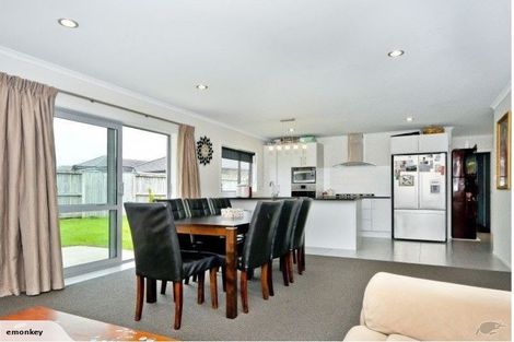 Photo of property in 6 Allgood Place, Rototuna North, Hamilton, 3210