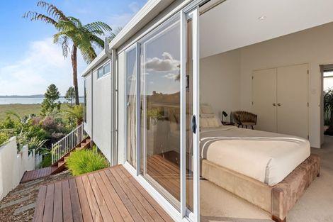 Photo of property in 25 Oakpark Place, West Harbour, Auckland, 0618