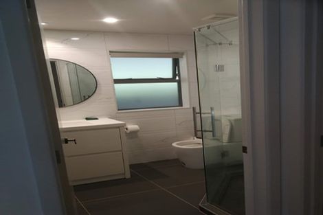 Photo of property in 17a Winscombe Street, Belmont, Auckland, 0622