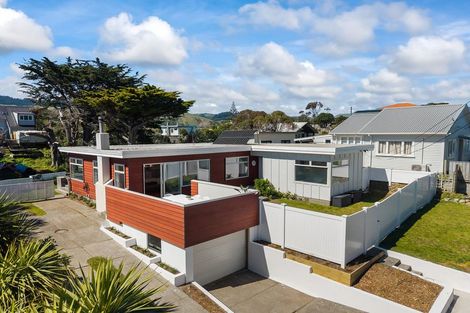 Photo of property in 102 Rosetta Road, Raumati South, Paraparaumu, 5032