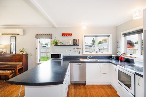 Photo of property in 2 Montgomery Street, Feilding, 4702