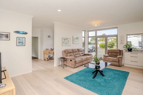 Photo of property in 6 Barrett Place, Kerikeri, 0230