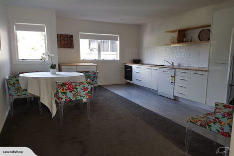 Photo of property in 14c Glenmore Street, Thorndon, Wellington, 6011