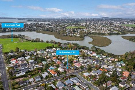 Photo of property in 10 Beaubank Road, Kelston, Auckland, 0602