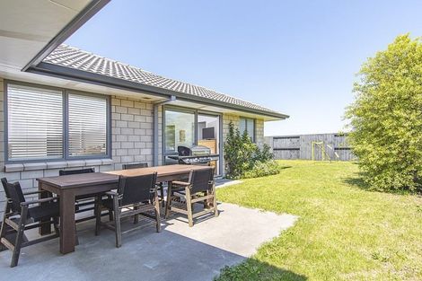Photo of property in 122 The Boulevard, Papamoa Beach, Papamoa, 3118