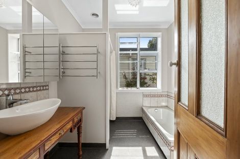 Photo of property in 263 Carrington Street, Vogeltown, New Plymouth, 4310