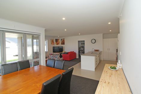 Photo of property in 114 Te Manatu Drive, Huntington, Hamilton, 3210