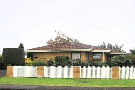 Photo of property in 52 Sunnyside Crescent, Papatoetoe, Auckland, 2025