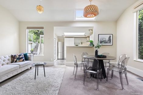 Photo of property in 8 Mertoun Terrace, Highbury, Wellington, 6012