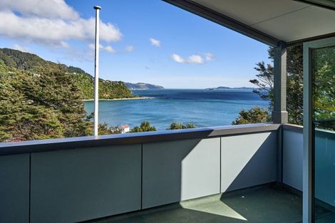 Photo of property in 21 Dillon Street, Lowry Bay, Lower Hutt, 5013