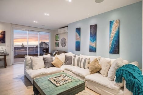 Photo of property in 29 Masterton Road, Rothesay Bay, Auckland, 0630
