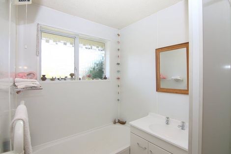 Photo of property in 1/18 Sawtell Place, Northcote, Christchurch, 8052