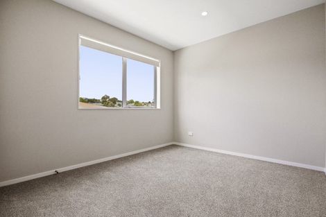Photo of property in 47b Gossamer Drive, Pakuranga Heights, Auckland, 2010