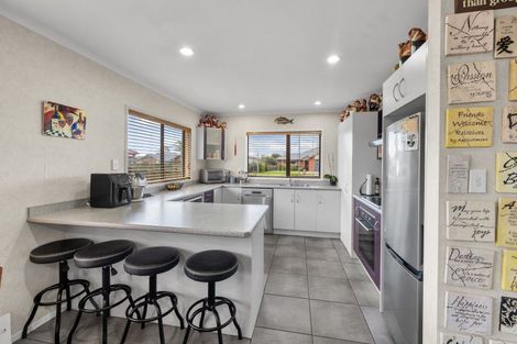 Photo of property in 11 Frame Place, Owhata, Rotorua, 3010
