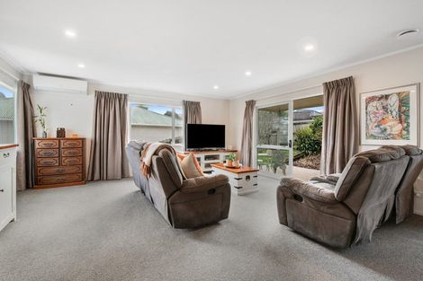 Photo of property in 13b Vipond Road, Stanmore Bay, Whangaparaoa, 0932