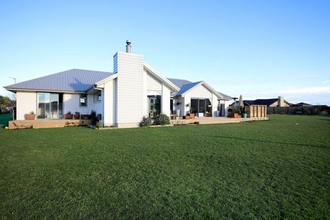 Photo of property in 15 Court Of Ascot, Seaward Bush, Invercargill, 9812