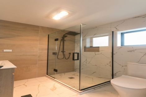 Photo of property in 17e Martin Place, Kelston, Auckland, 0602